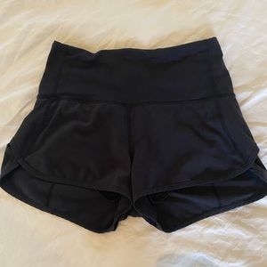 [Lululemon] High-rise shorts - Black